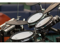 <b>Roland PDX-100 Timbalão Tarola 10-Polegadas para Baterias Roland V-Drums</b> <b>Roland PDX-100 Timbalão Tarola 10-Polegadas para Baterias Roland V-Drums</b>